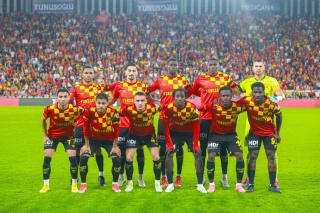 GÖZTEPE TARAFTARININ ÖNÜNDE YENİLMEZ!