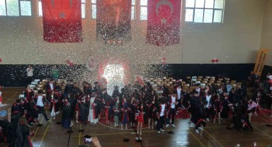 Hamidiye Anadolu Lisesi'nde Duygusal Mezuniyet Töreni