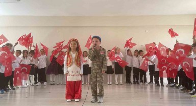 Hisarcık'ta Birinci Sınıf Öğrencilerinin Neşeli Okuma Bayramı