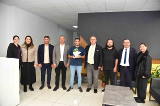 İNCİRLİOVA BELEDİYE BAŞKANI DİŞ HEKİMLERİNİ ZİYARET ETTİ