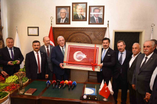 İYİ PARTİ GENEL BAŞKANI MÜSAVAT DERVİŞOĞLU BURSA YENİŞEHİR'DE ÇİFTÇİLERLE BULUŞTU