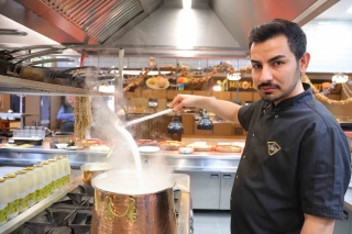 KAHRAMANMARAŞ'IN GELENEKSEL İÇECEĞİ SALEP: HEM LEZZETLİ HEM SAĞLIKLI