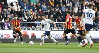 KAYSERİSPOR-FENERBAHÇE MAÇINDA TRİBÜNLER DOLUP TAŞTI