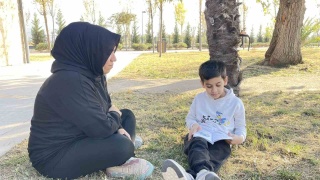 KİTAP KURDU ÇOCUKLAR MİLLET BAHÇESİ'NDE BULUŞTU