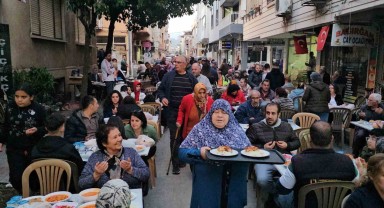 Kuaförler Sokağında Bin 500 Kişilik Geleneksel İftar