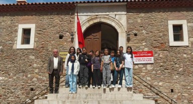 Kuşadası Anadolu İmam Hatip Lisesi Öğrencileri Nasuh Paşa Külliyesi'ni Ziyaret Etti