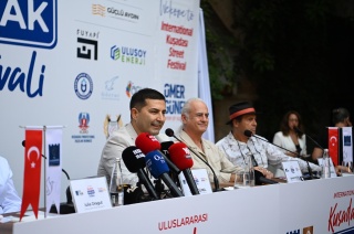 KUŞADASI SOKAK FESTİVALİ ÜÇÜNCÜ KEZ BAŞLADI