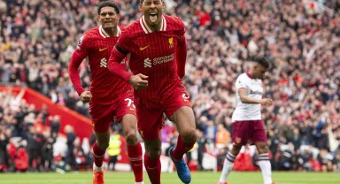 Liverpool, West Ham United'ı Mağlup Ederek Şampiyonluk Yarışında Liderlik Koltuğunu Korudu