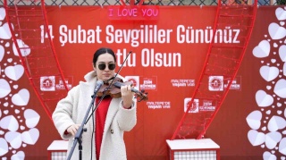 MALTEPE BELEDİYESİ SEVGİLİLER GÜNÜ'NÜ VALS RÜZGARIYLA KUTLADI