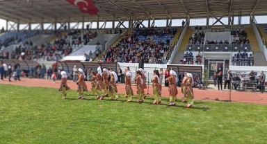 Minik Ayla, Devrek İlçesindeki 23 Nisan Kutlamalarına Eşlik Etti