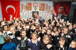 MİNİKLERDEN ANLAMLI ATATÜRK ETKİNLİĞİ