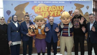 MUSTAFA VARANK ÇOCUKLARA KARNE HEDİYESİ OLARAK RAFADAN TAYFA FİLMİNİ İZLETTİ