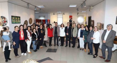 Nazilli Belediyesi El Sanatları Kursiyerlerinden Renkli Sergi