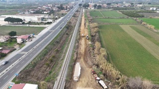 NAZİLLİ BELEDİYESİ GÜZELKÖY MAHALLESİ'NDE YOL YAPIMINA BAŞLADI