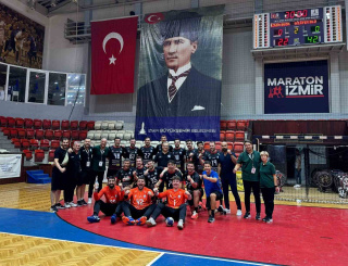 NİLÜFER BELEDİYESPOR ERKEK HENTBOL TAKIMI İZMİR BÜYÜKŞEHİR'İ FARKLI YENDİ