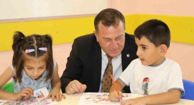 Nizip Belediye Başkanı Ali Doğan Eğitimde Gençleri Desteklemeye Devam Ediyor