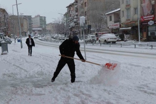 OLTU'DA ETKİLİ KAR YAĞIŞI!