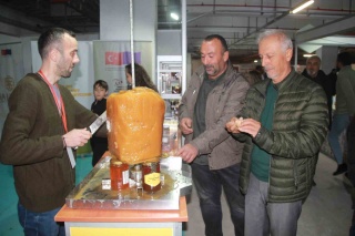 ORDU’DA BAL DÖNERİ İLGİ ODAĞI OLDU