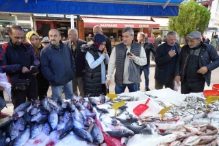 SAMSUN'DA BALIK TEZGAHLARI ŞENLENDİ