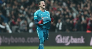 SCHALKE 04, LORİS KARİUS'U KADROSUNA KATTI