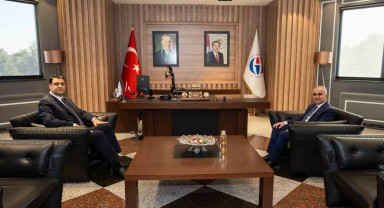 Şehitkamil Belediye Başkanı Umut Yılmaz Gaziantep Üniversitesi Rektörü ve Gaziantep Şehir Hastanesi Başhekimi'ni Ziyaret Etti
