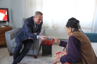 SİVAS BELEDİYESİ EMEKLİLERE NAKİT YARDIM BAŞLATTI