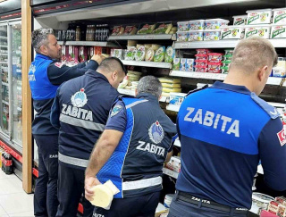 TEKKEKÖY BELEDİYESİ HALK SAĞLIĞI İÇİN MARKETLERİ DENETLEDİ