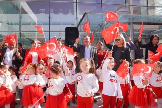 TEPEBAŞI BELEDİYESİ CUMHURİYET BAYRAMI KUTLAMALARINA RENK KATTI