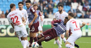 TRABZONSPOR ANTALYASPOR'U 5-0 MAĞLUP ETTİ