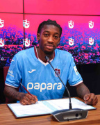 TRABZONSPOR'UN YENİ TRANSFERİ MUHAMMED CHAM İMZA TÖRENİYLE TANITILDI