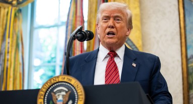 Trump, Suudi Arabistan'dan ayrılarak Katar'a gidiyor