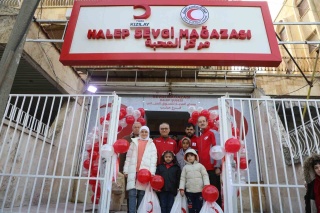 TÜRK KIZILAY, SURİYE’DE HALEP’TE SEVGİ MAĞAZASI AÇTI