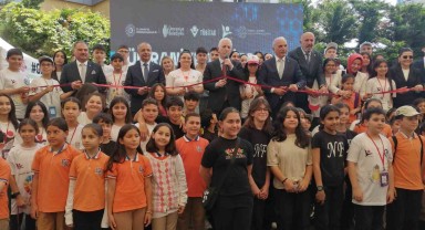 Ümraniye'de Bilim Heyecanı: Tübitak 4006-C Bilim Fuarı Festivali Başladı