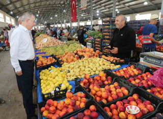 VALİ DORUK ESNAFLARI ZİYARET ETTİ
