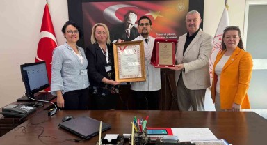Yalova Eğitim ve Araştırma Hastanesi Türk Kızılayı'ndan Bronz Madalya Aldı