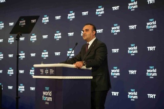 YAPAY ZEKA VE İSTİHDAM: 2030'A KADAR 7 MİLYON İNSAN KAYGILI