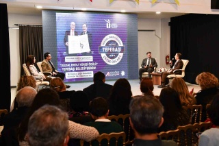 YAPAY ZEKA VE POLİTİKA İLİŞKİSİ MASAYA YATIRILDI