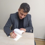 YAZAR TUNCAY OKAY BALIKESİR’İN BAĞIMSIZLIK MÜCADELESİNİ KONU EDİNDİĞİ YENİ ESERİYLE OKUYUCULARLA BULUŞTU