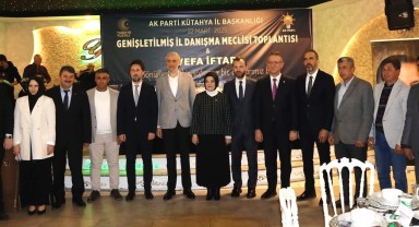 Yenikent Belediye Meclis Üyeleri AK Parti'ye Katıldı