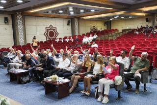YUNUSEMRE BELEDİYESİ MECLİS TOPLANTISINDA FİLİSTİN MÜCADELESİ ALKIŞLANDI