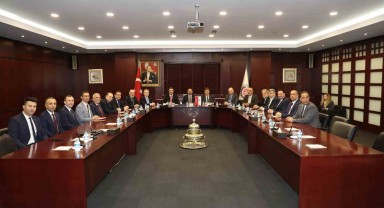 Ziraat Bankası ve Türkiye Bankalar Birliği Gaziantep Ticaret Odasını Ziyaret Etti