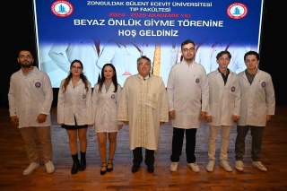 ZONGULDAK BEÜ TIP FAKÜLTESİ BEYAZ ÖNLÜK GİYME TÖRENİ GERÇEKLEŞTİRİLDİ