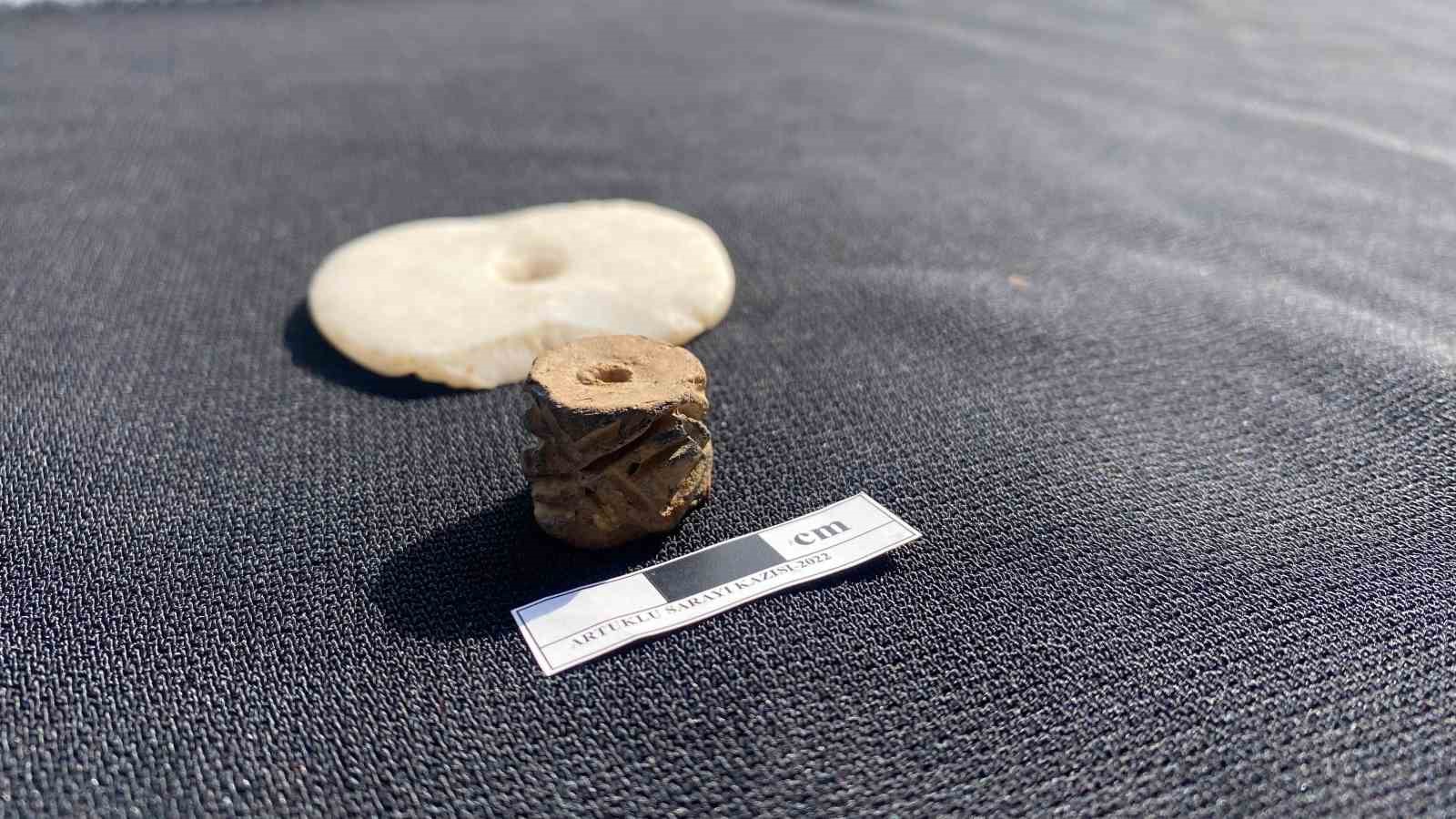 TARİHİ AMİDA HÖYÜK KAZISINDA BULUNAN SİLİNDİRİK MÜHÜR SERGİLENDİ
