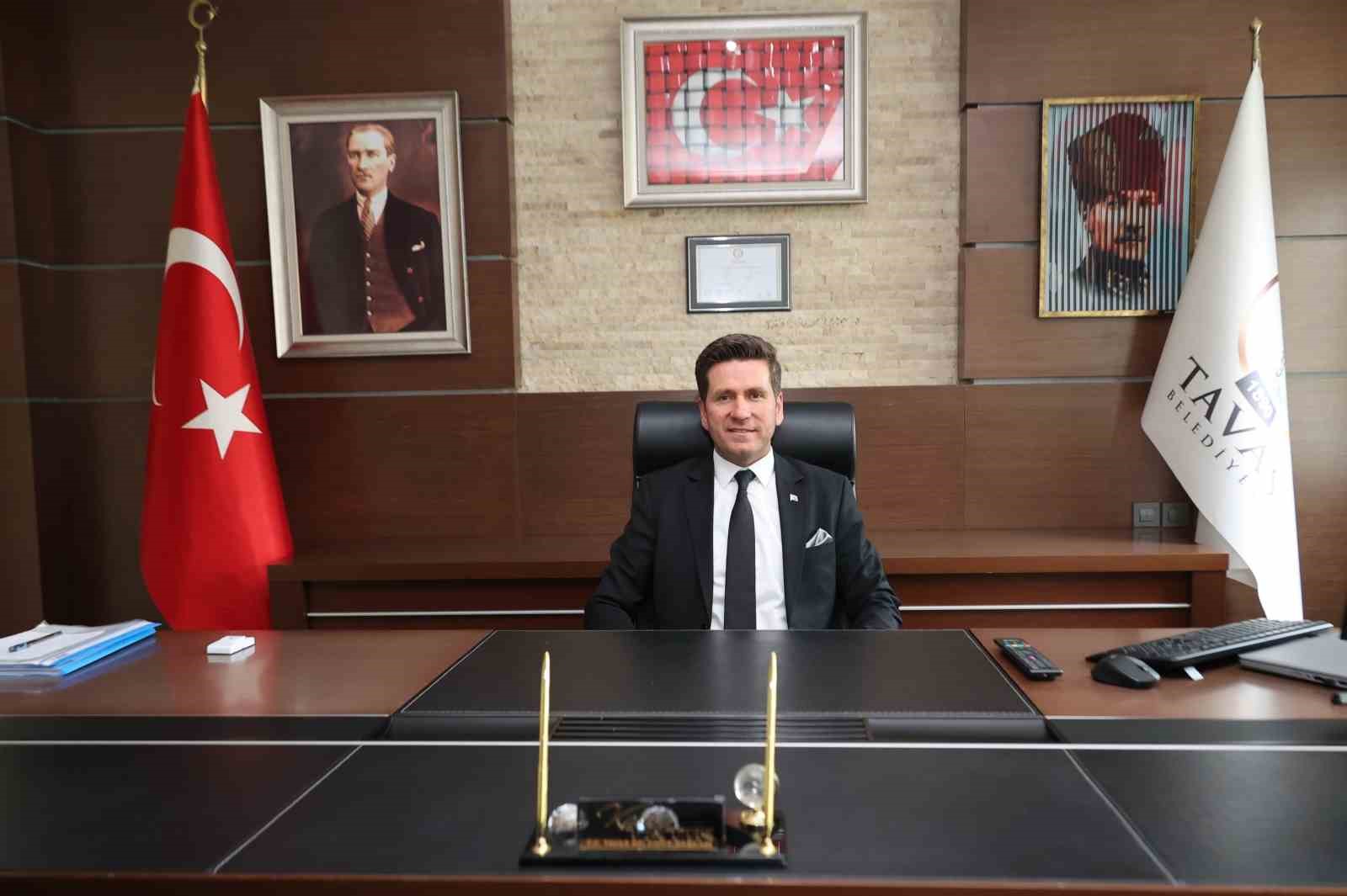TAVAS BELEDİYE BAŞKANI KADİR TATIK MİRAÇ KANDİLİNİ KUTLADI