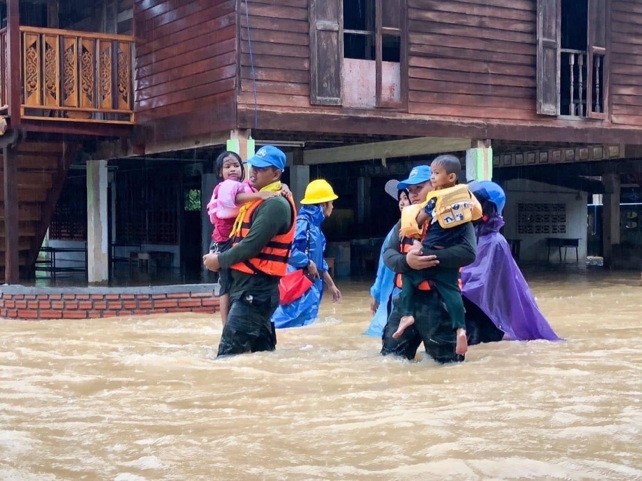 TAYLAND'DA MUSON YAĞIŞLARI SELE NEDEN OLDU