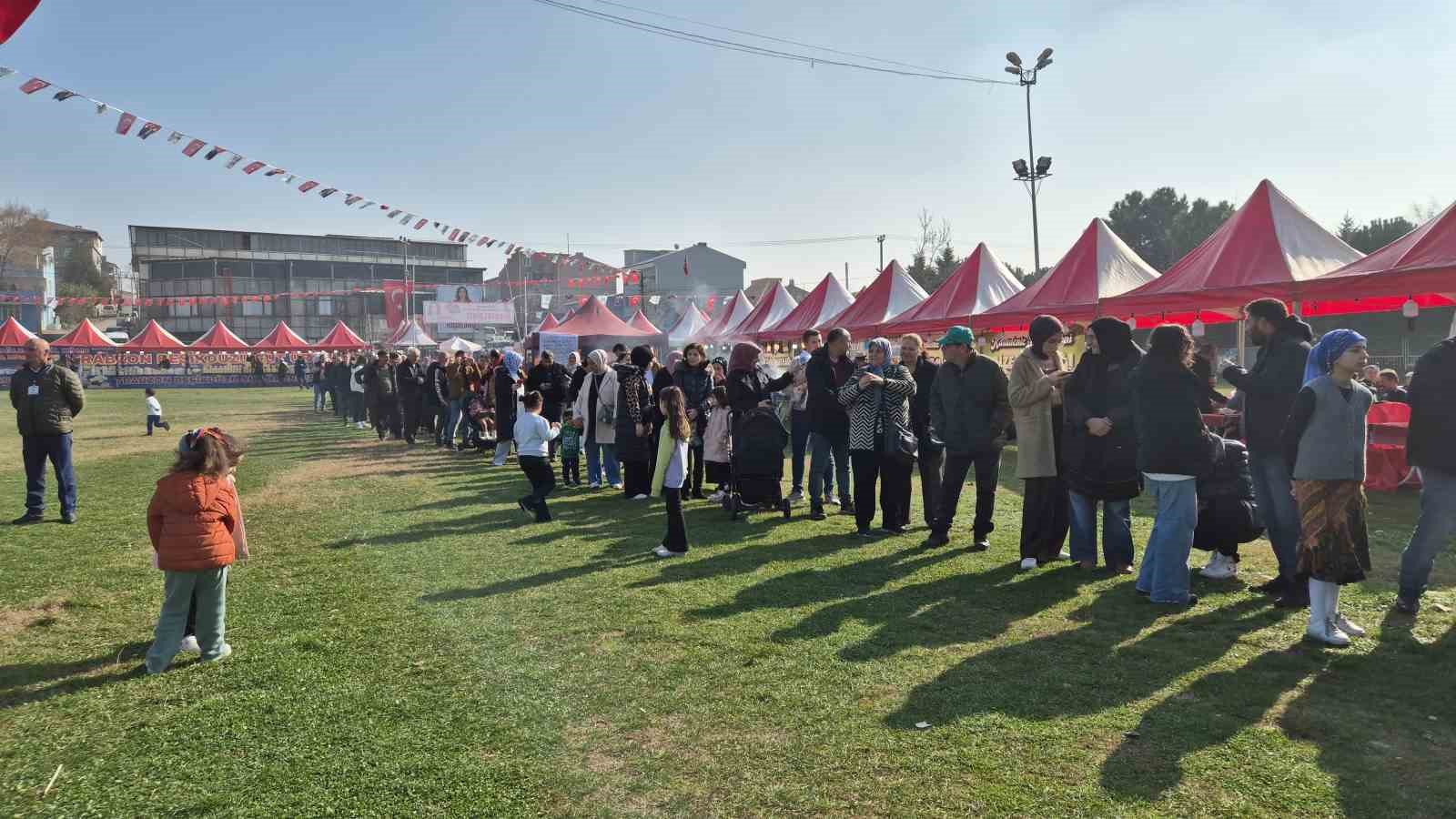 TEKİRDAĞ’DA İLK HAMSİ VE MIHLAMA FESTİVALİNDE BÜYÜK İLGİ