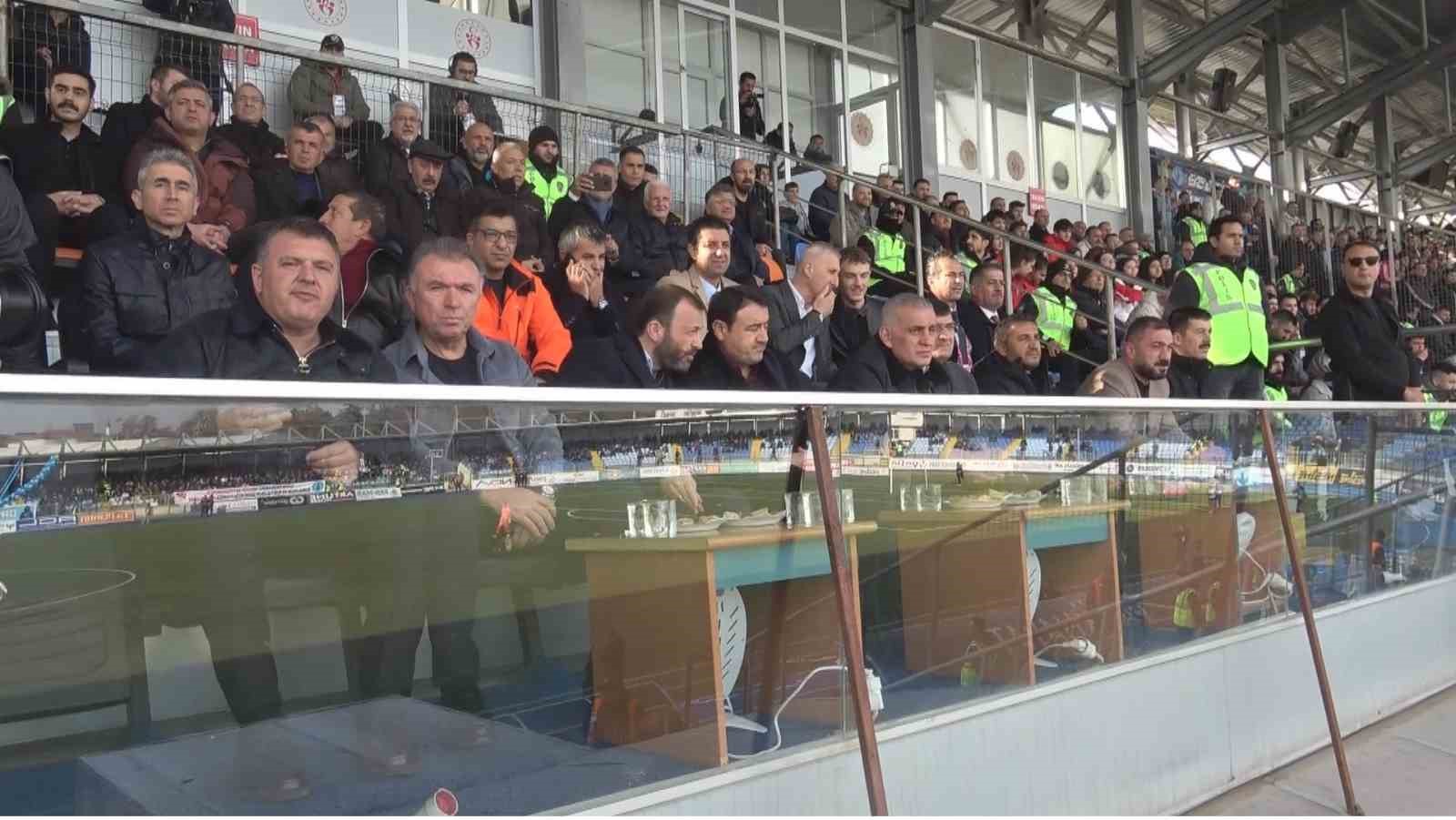 TFF BAŞKANI KÜTAHYA’DA MAÇ İZLEDİ