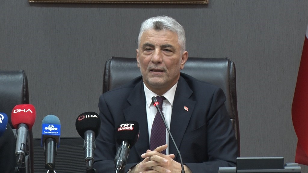 TİCARET BAKANLARI İRAN-TÜRKİYE TİCARET İLİŞKİLERİNİ GÜÇLENDİRMEK İÇİN GÖRÜŞTÜ