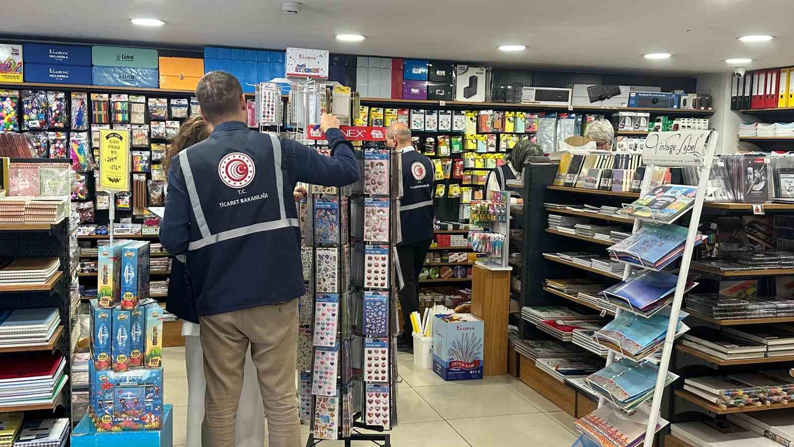 TİCARET BAKANLIĞI EKİPLERİNDEN KIRTASİYE ÜRÜNLERİ DENETİMİ