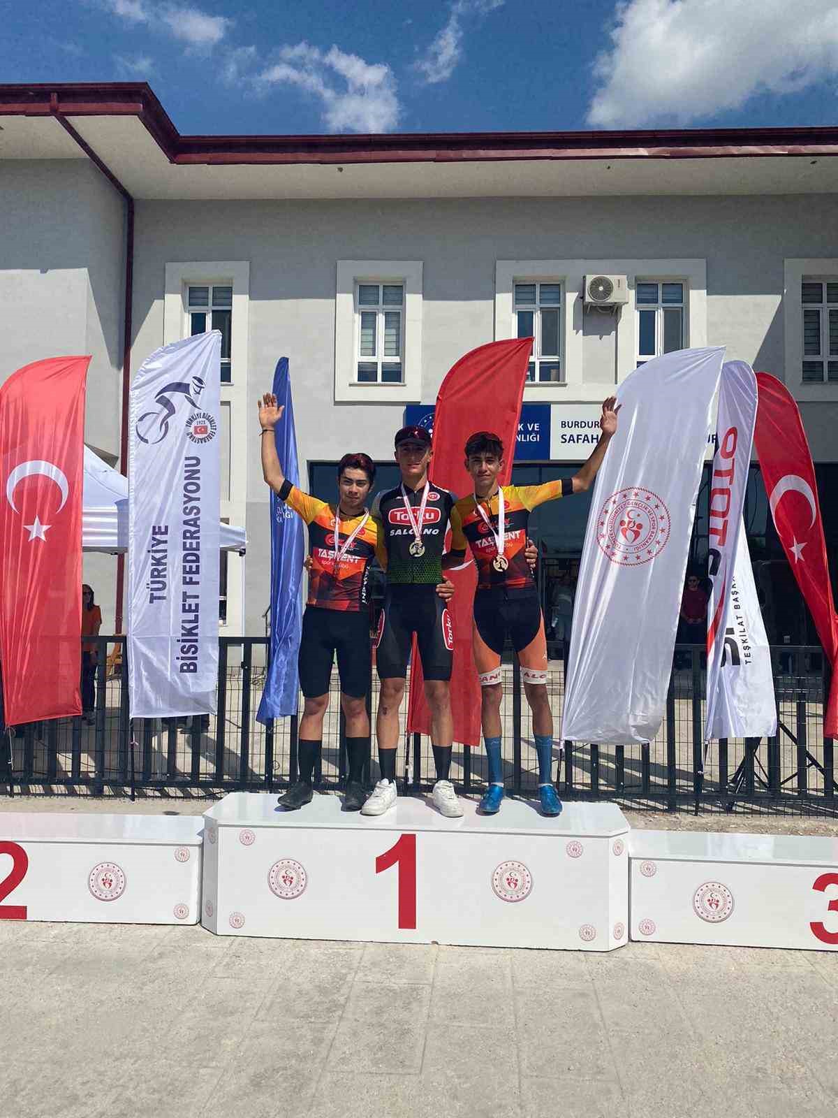 TORKU ŞEKERSPOR BİSİKLET TAKIMI GENÇ SPORCULARINDAN 7 MADALYA